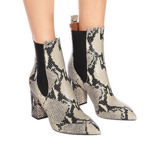 PARIS TEXAS
Leather Heeled Ankle Boots In
Python Print in Sz 37